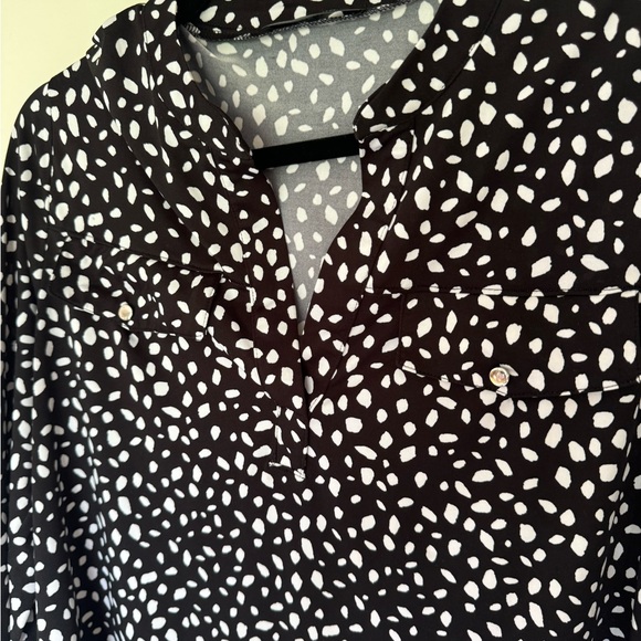 Erin Blair Loose Fitting Blouse - Picture 2 of 7